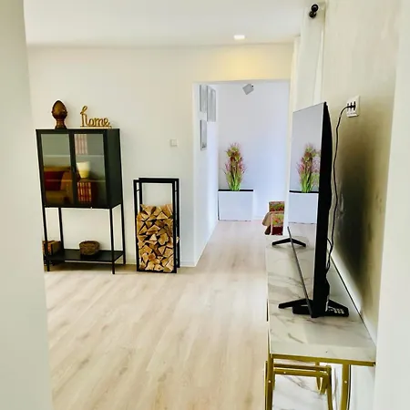 דירה Modern